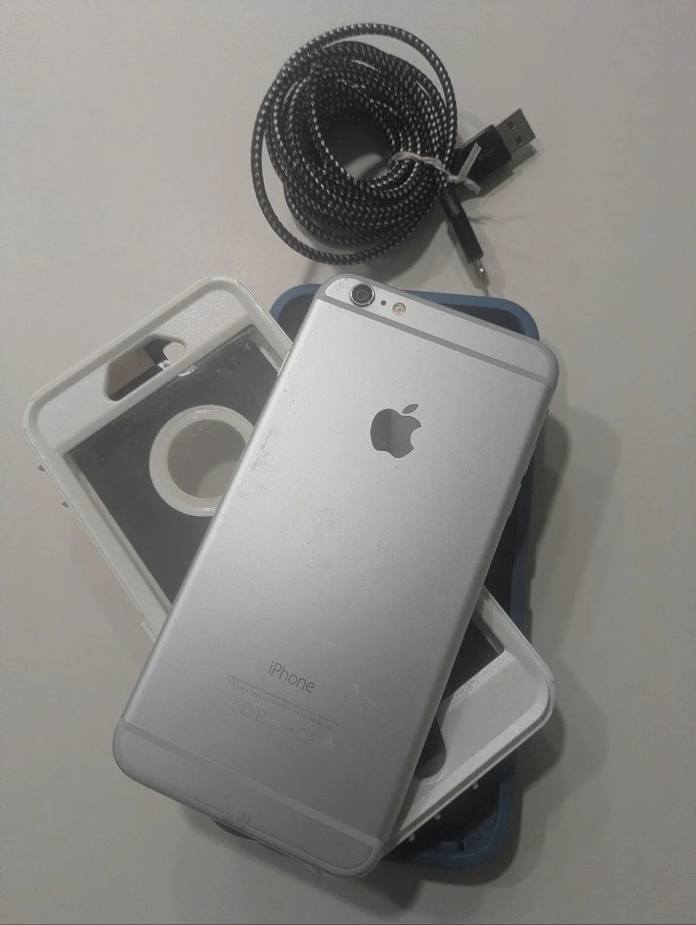 2014 APPLE iPhone 6S Plus 128gb 5.5 inch Smartphone including Case & Charger